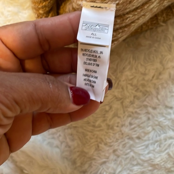 Patagonia Tan Knit Beanie with Pom - Picture 5 of 7